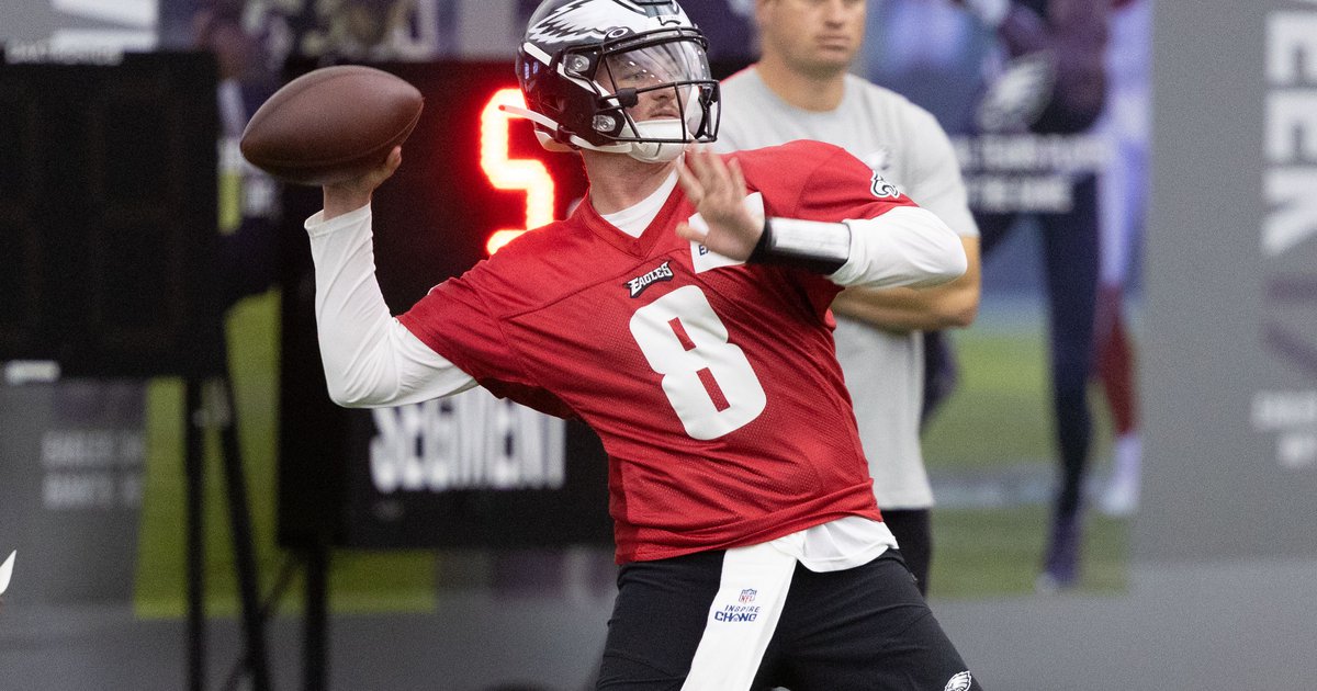 Eagles rookie NFL player comparisons: Carson Strong - Vimarsana News
