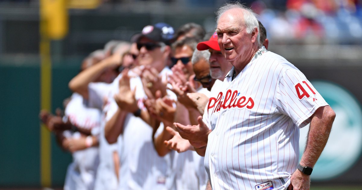 Former Phillies manager Charlie Manuel suffers stroke while in surgery;  doctors remove blood clot