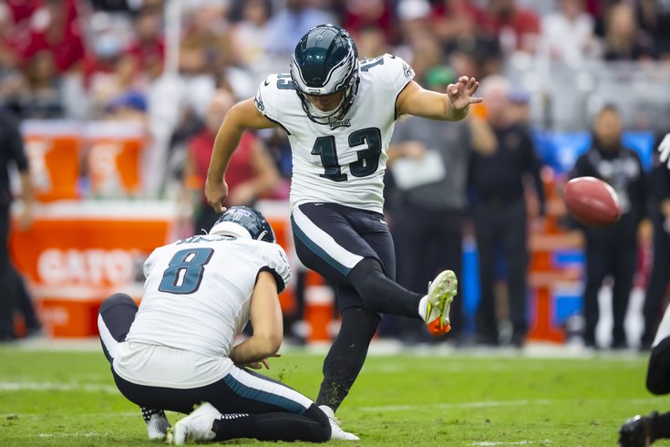 Cameron-Dicker-Kick-Eagles-Cardinals-Week-5-NFL-2022.jpg