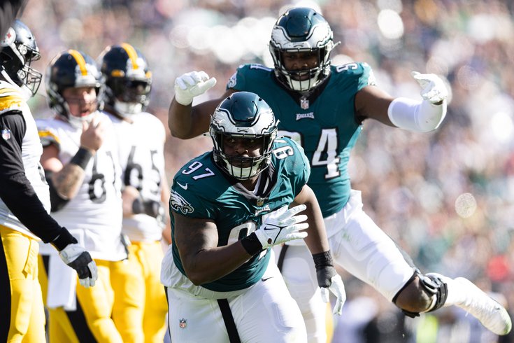 Javon-Hargrave-Sack-Josh-Sweat-Eagles-Steelers-Week-8-NFL