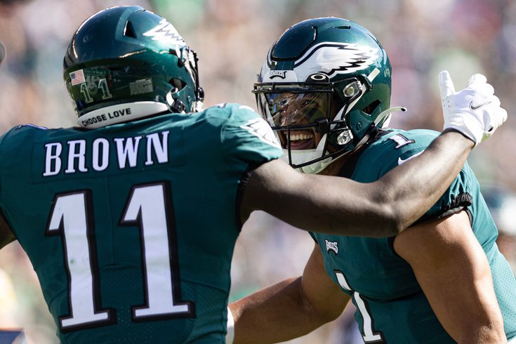 Eagles-AJ-Brown-Jalen-Hurts-Steelers-October-2022