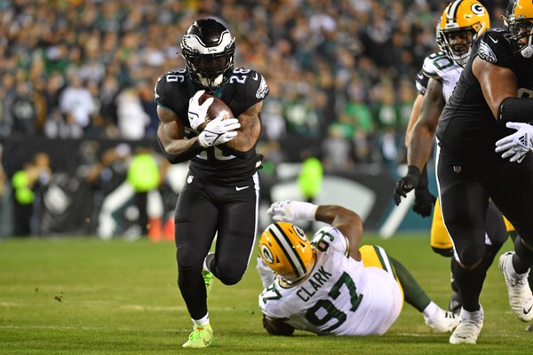 Handing out 10 awards from the Eagles-Packers game