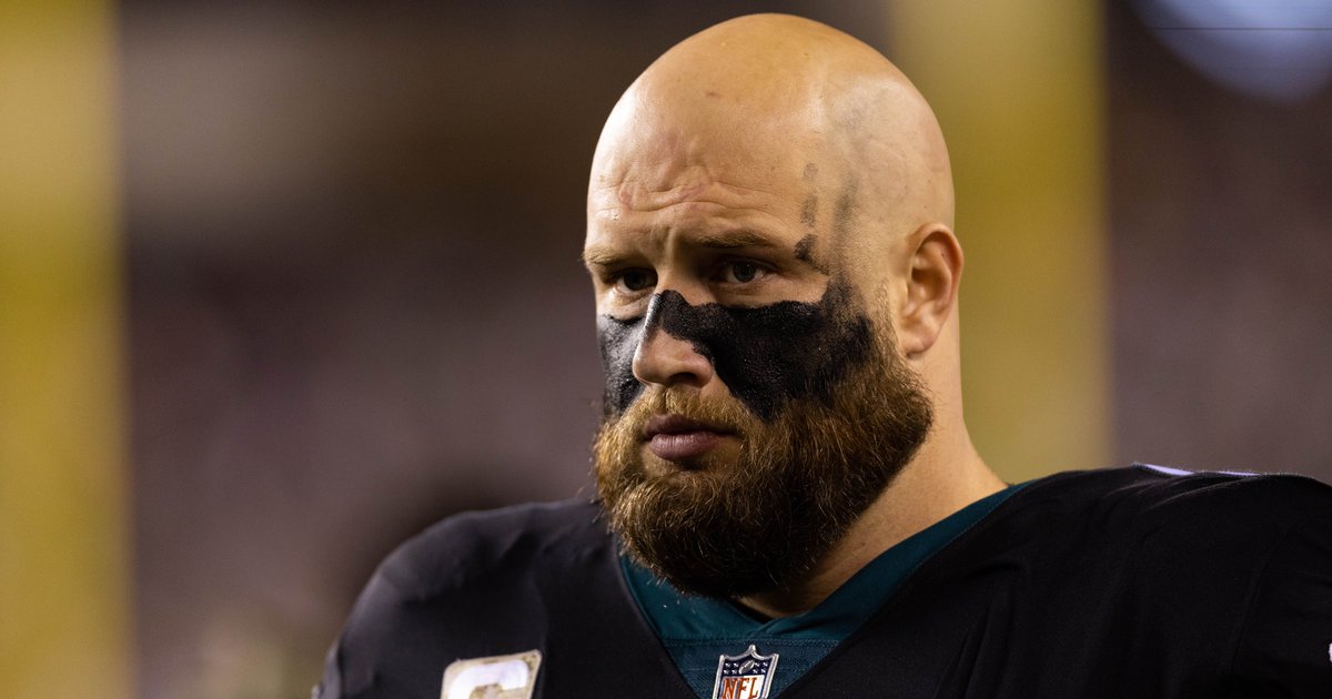 Reports: Eagles RT Lane Johnson to put off surgery