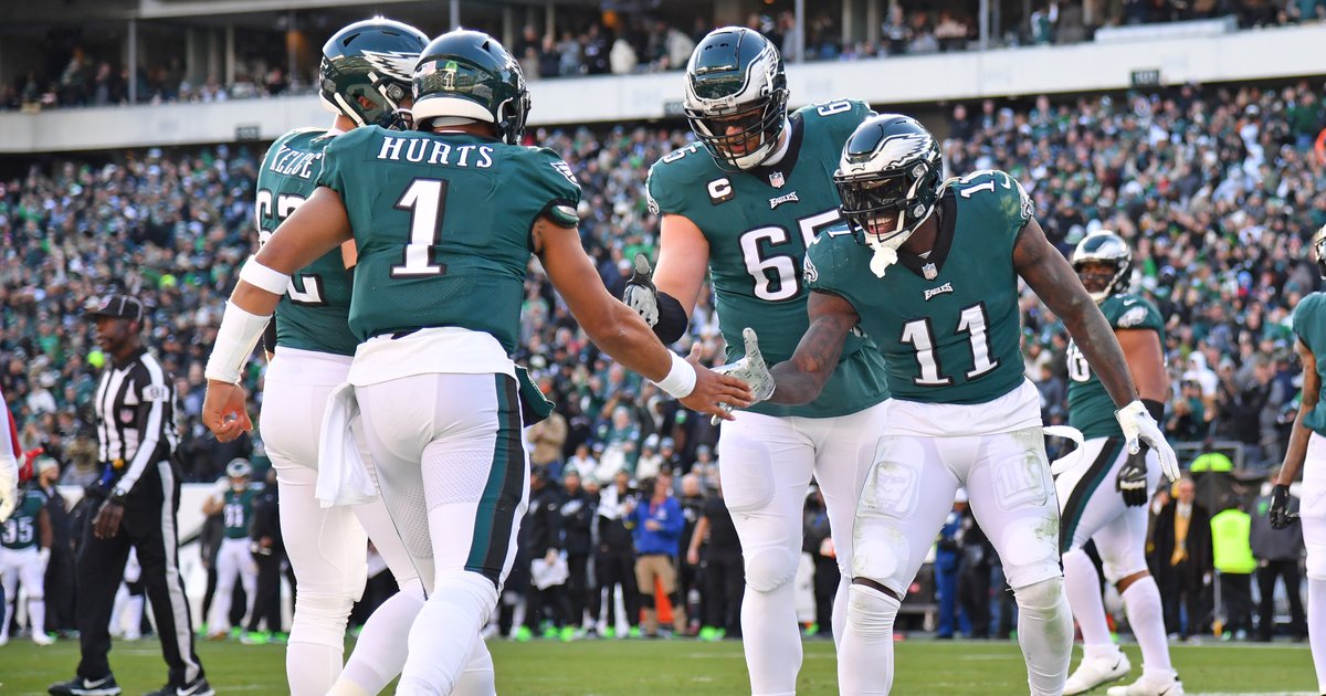 Dallas Goedert injury: Eagles tight end ruled out after taking shot to the  head - Bleeding Green Nation