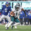 Jalen-Hurts-Run-Eagles-Giants-Week-14-NFL-2022.jpg