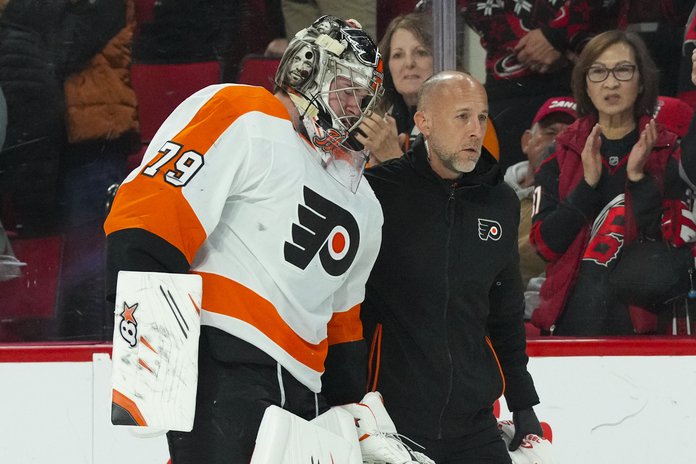 Lots of concern' for Flyers' Carter Hart after goalie exits with injury –  NBC Sports Philadelphia