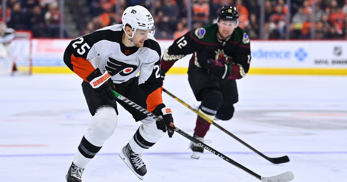 Flyers: James van Riemsdyk scores most hockey goal ever off his face