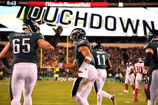 Eagles thrash the Giants, 38-7, just like the Vikings five years