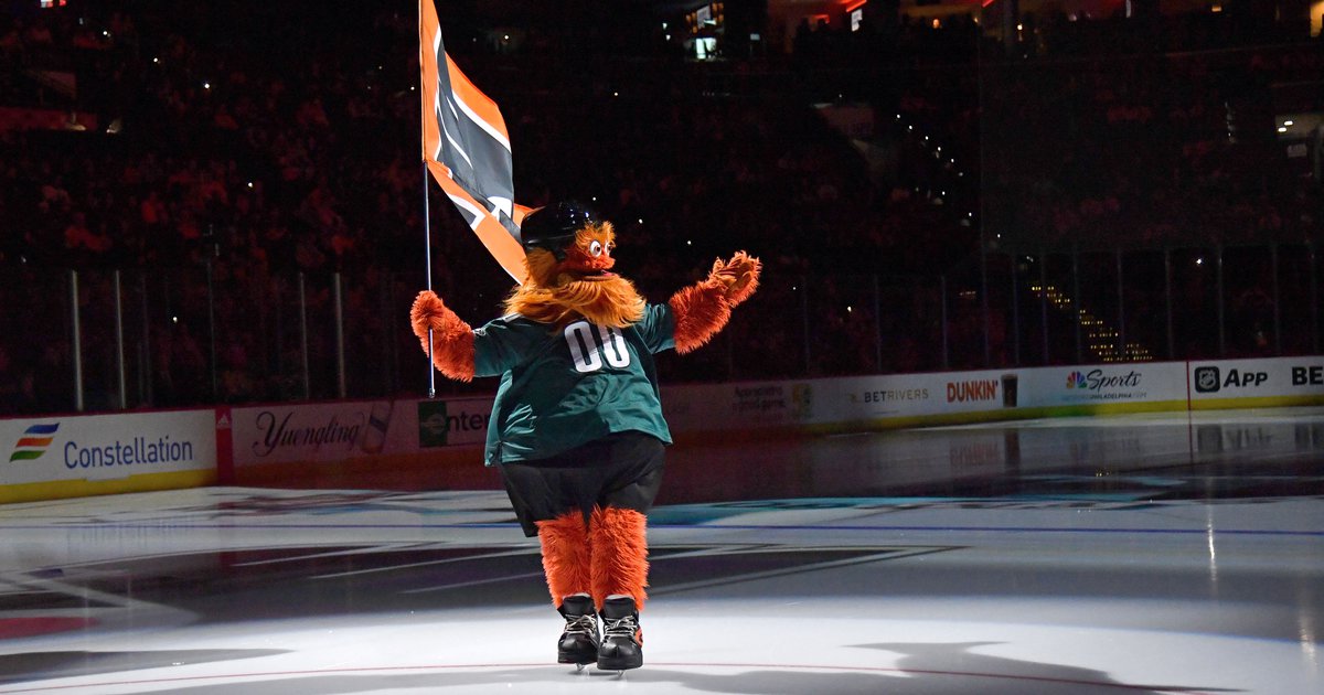 Flyers show tons of love to the Eagles ahead of Super Bowl