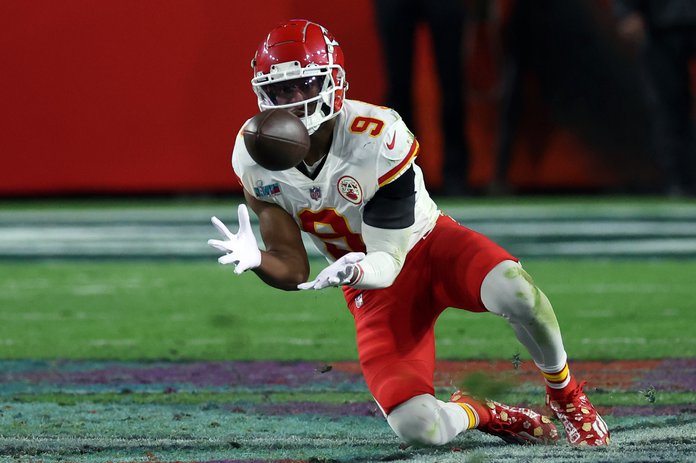 JuJu Smith-Schuster destroys James Bradberry with Valentine's Day tweet