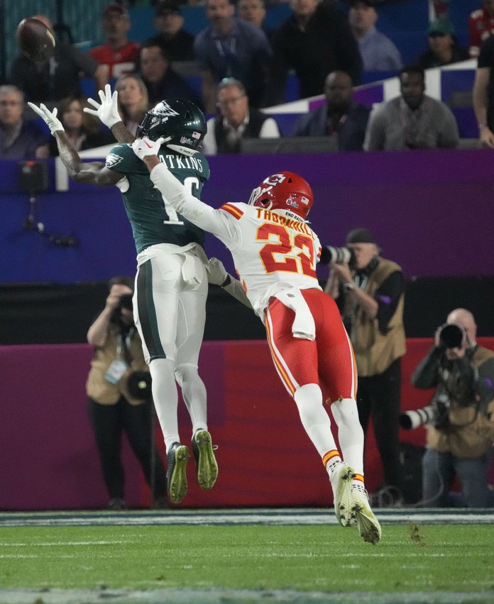 Chiefs offensive linemen troll Eagles during Super Bowl LVII