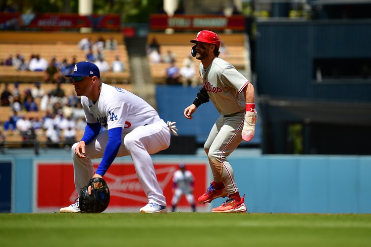 Bryce-Harper-Phillies-Dodgers-Baserunning-4.3.23-MLB.jpg