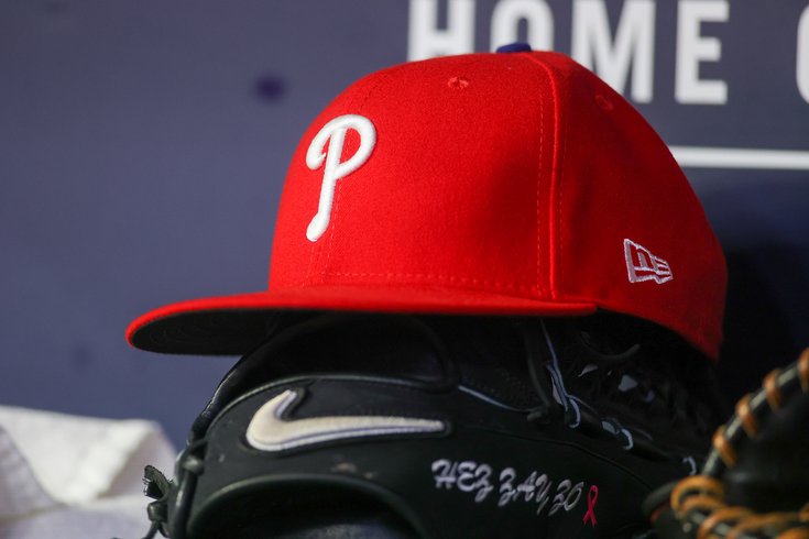 Phillies-Cap-Hat-Glove-Logo
