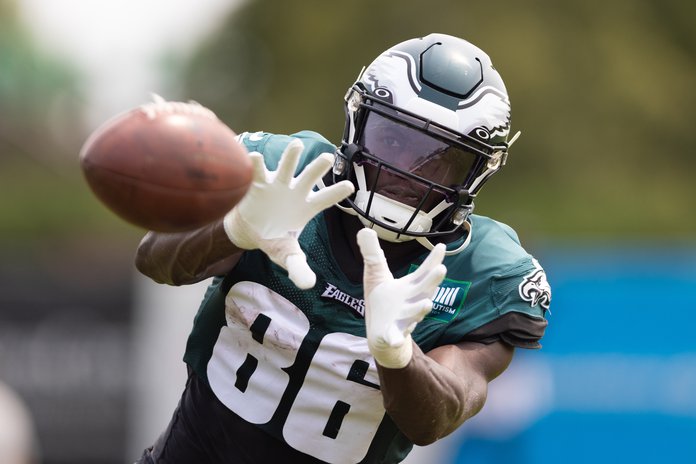 Eagles training camp game ball: Undrafted rookie receiver continues to  stand out