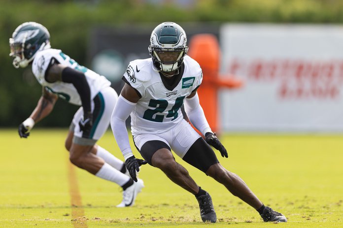 Eagles' James Bradberry fitting in well early in camp as veteran