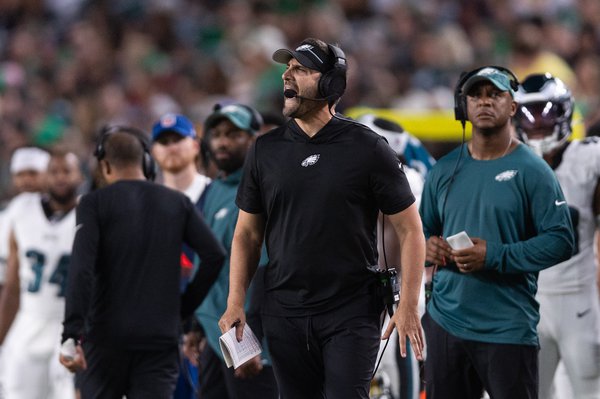 Eagles fans do the wave while injured Tyrie Cleveland gets stretchered off  field