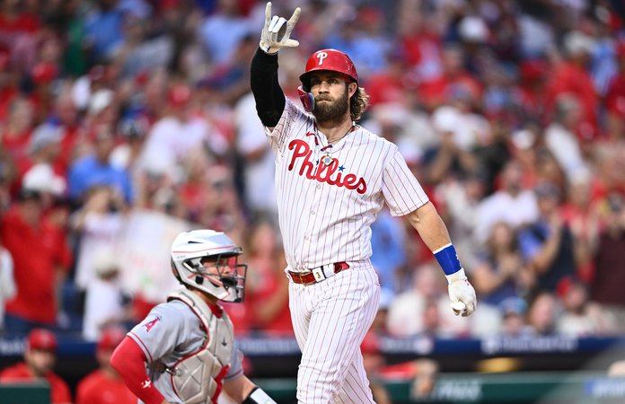 Phillies' Bryce Harper 'thankful' as he reaches 10 years of major