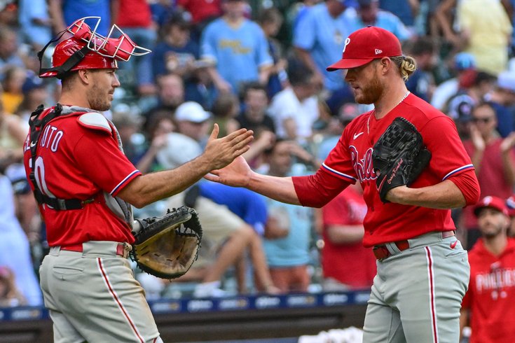 Craig-Kimbrel-JT-Realmuto-Handshake-Phillies-Brewers-9.4.23-MLB.jpg