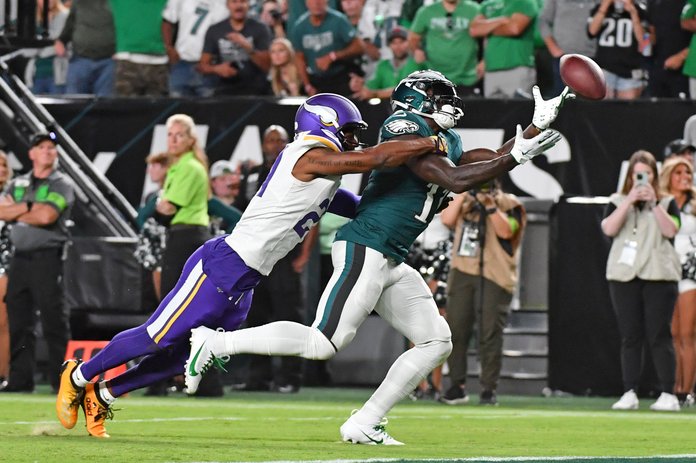 Eagles score on first three offensive snaps during Homecoming win, Sports