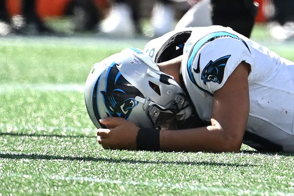 LOOK: Panthers OLB Brian Burns wears No. 0 uniform for 1st time