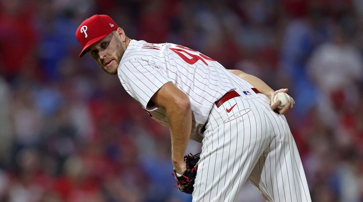 Bryce Harper wears midnight green batting gloves in nod to the Eagles