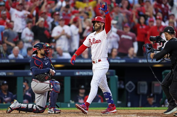 Bryce Harper wears incredible baby blue suit with Philly skyline