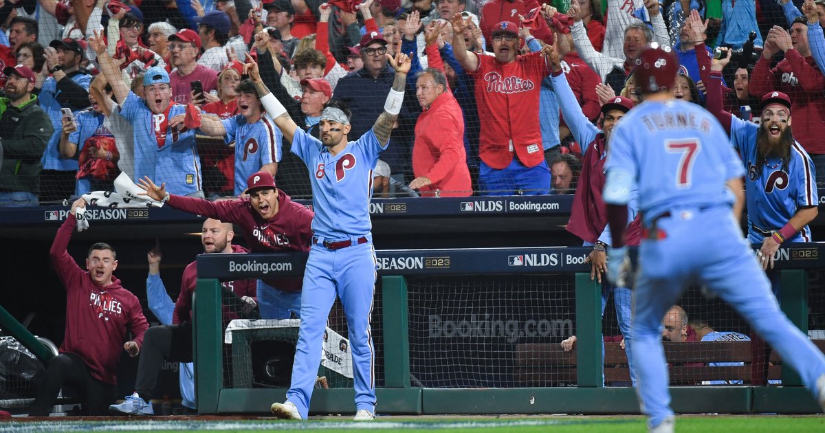 Nick Castellanos drives in 3 as Phillies hold off Braves in NLDS Game 1