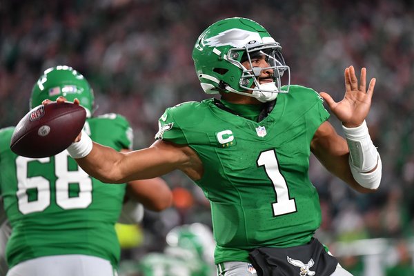 112323JalenHurts