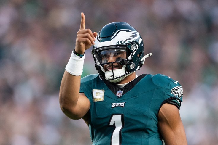 Jalen-Hurts-TD-Celebration-Eagles-Cowboys-NFL-Week-9-2023.jpg