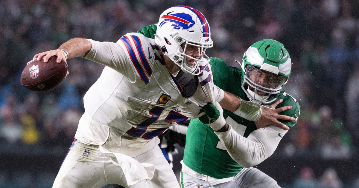 Eagles' Haason Reddick and Josh Sweat say Bills QB Josh Allen lobbied officials to flag him for intentional grounding