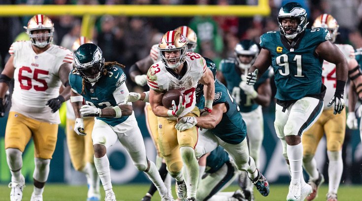 Christian-McCaffrey-Run-Eagles-Niners-Week-13-NFL-2023.jpg