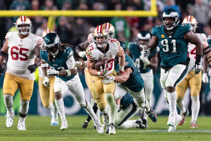 Christian-McCaffrey-Run-Eagles-Niners-Week-13-NFL-2023.jpg
