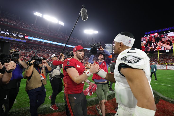 Baker-Mayfield-Jalen-Hurts-Handshake-Eagles-Bucs-NFC-Wild-Card-2023.jpg