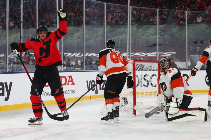 Brendan-Smith-Goal-Flyers-Devils-Stadium-Series-NHL-2.17.24.jpg