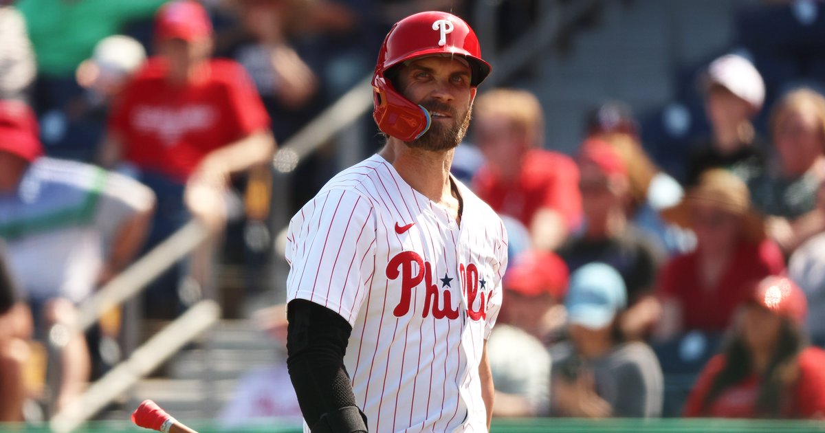 Bryce Harper goes 4-for-4 with Philly sports tribute cleats