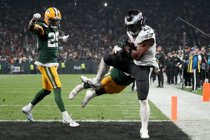 Saquon-Barkley-Eagles-Packers-TD-Week-1-Brazil-NFL-2024.jpg