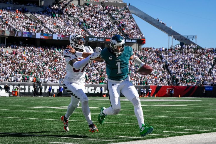 Eagles-Bengals-Jalen-Hurts-run_102724_USAT