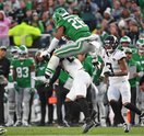 Saquon-Barkley-Backward-Hurdle-Eagles-Jaguars-Week-9-NFL.jpg