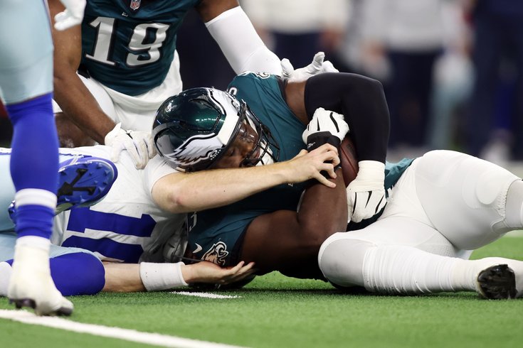 Milton-Williams-Fumble-Recovery-Eagles-Cowboys-Week-10-NFL.jpg