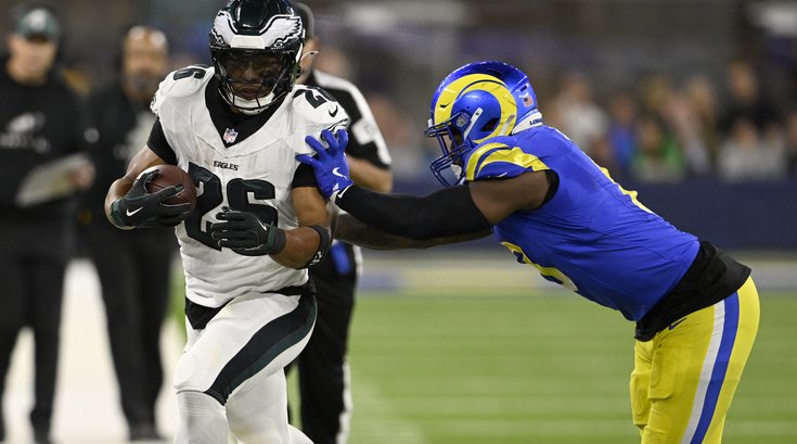 Saquon-Barkley-Run-OOB-Eagles-Rams-Week-12-NFL-2024.jpg