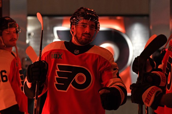 Noah-Cates-Flyers-Tunnel-Wells-Fargo-Center-2024-NHL.jpg
