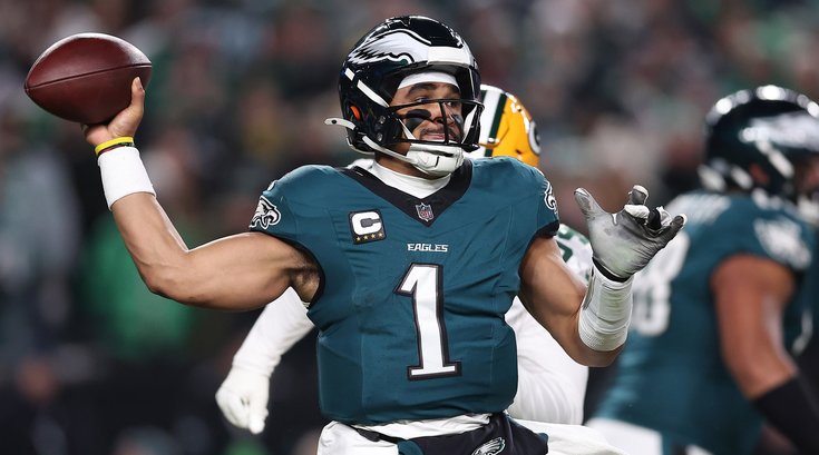 Jalen-Hurts-Pass-Eagles-Packers-Wild-Card-NFL-2024.jpg