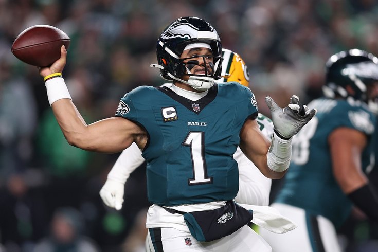 Jalen-Hurts-Pass-Eagles-Packers-Wild-Card-NFL-2024.jpg