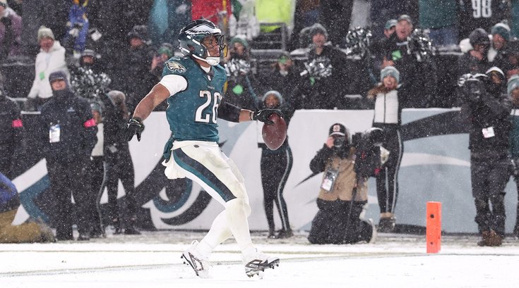 Saquon-Barkley-TD-Run-Eagles-Rams-NFL-Playoffs-2024.jpg