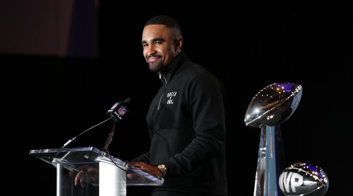 Jalen-Hurts-Super-Bowl-MVP-Presentation-Eagles.jpg