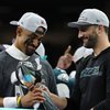 Jalen-Hurts-Nick-Sirianni-Trophy-Super-Bowl-59-2025.jpg