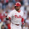 Kyle-Schwarber-Phillies_050125
