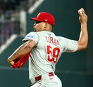 Jhoan-Duran-Phillies-Rangers-8.10-25-Save.jpg