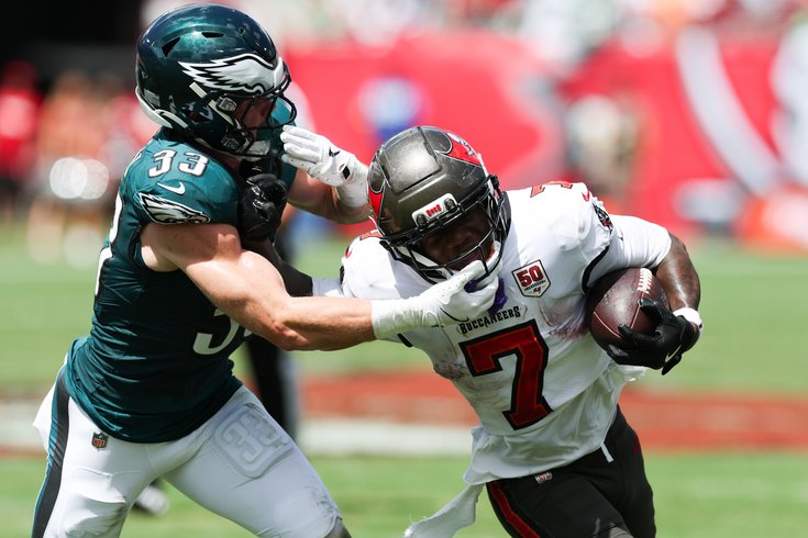 Eagles-Buccaneers-Cooper-DeJean_092825