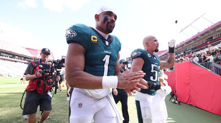 Jalen-Hurts-Zack-Baun-Eagles-Bucs-Postgame-9.28.25-NFL.jpg